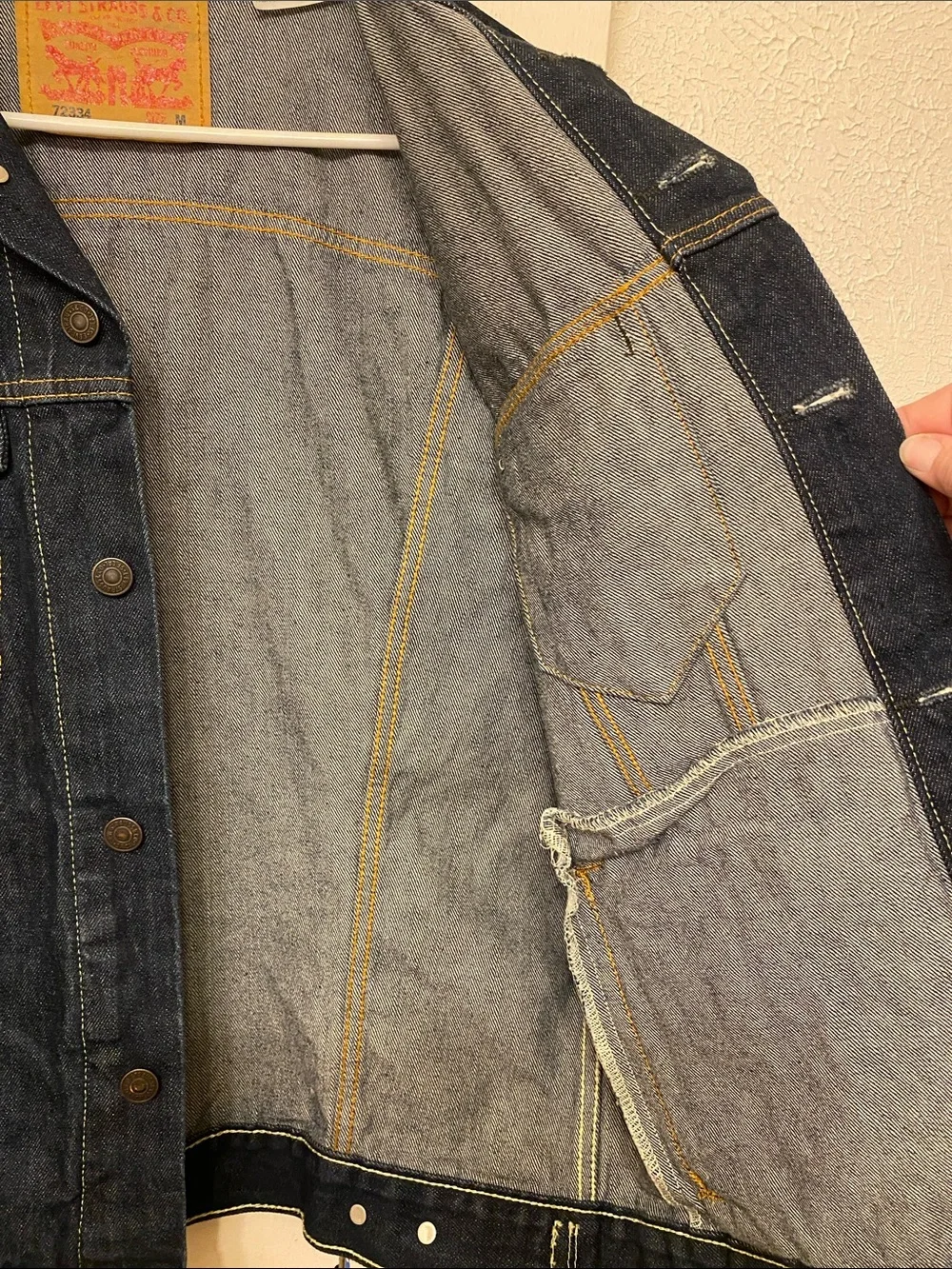 Levi's Indigo Denim Trucker Jacket - Picture 5 of 9